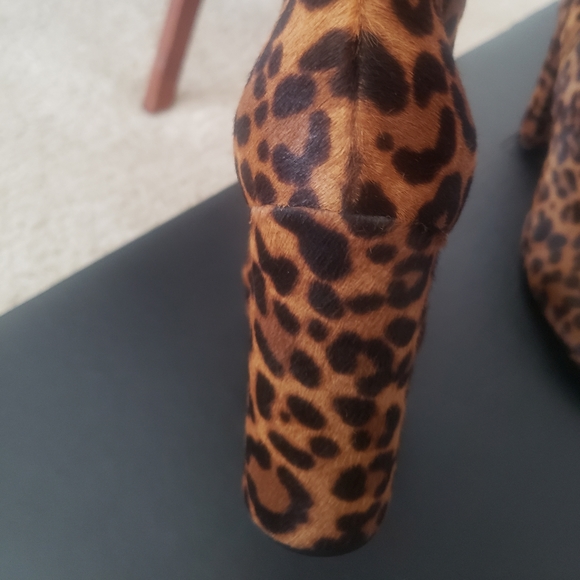 (YSL) Yves Saint Laurent 105 Lou Leopard Print  Zip Pony Spot Boot - Picture 7 of 10